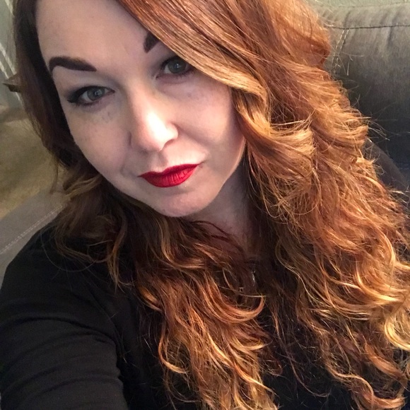 Meet your Posher, Jela - Picture 2 of 4